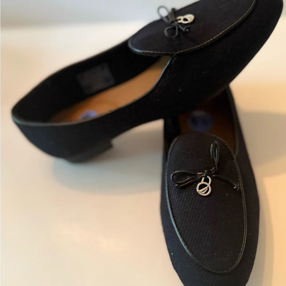 Nautica Kelline Navy Women's Loafers with Silver Charm NEW Size 6.5
